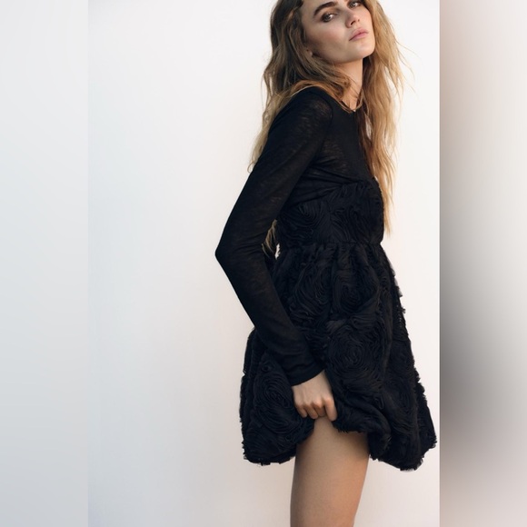 ZARA STRAPLESS STRUCTURED FLORAL MINI DRESS - Picture 4 of 5